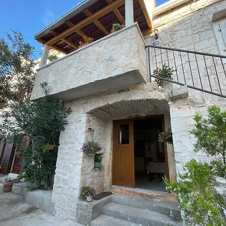 Rosa, 45, Brac * Dračevica